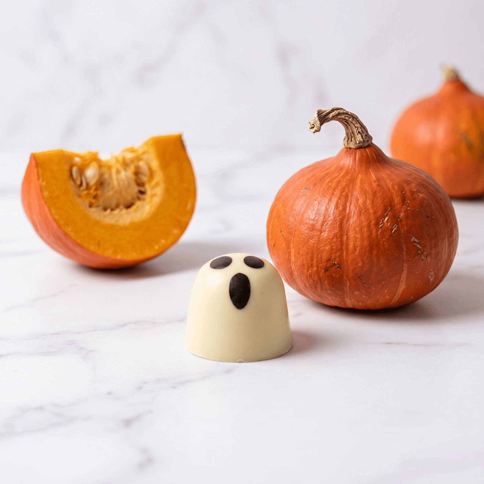 Vegane Halloween-Pralinen: Grüner Apfel-Knallbrause, Rote Beete-Rosa Pfeffer und Nougat-Salzbrezel